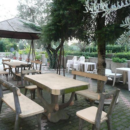 Hotel Darsena Passignano sul Trasimeno Exterior photo