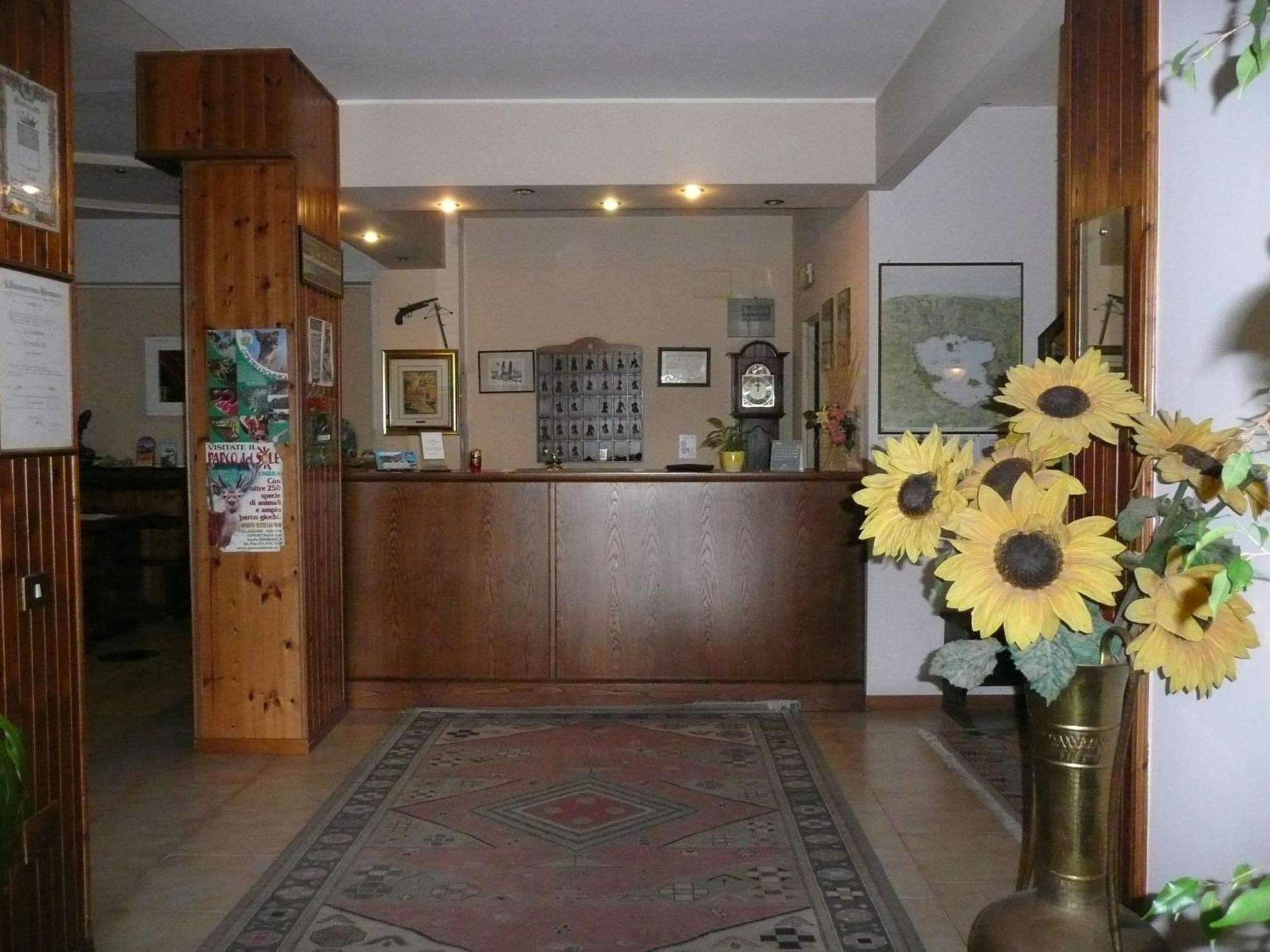 Hotel Darsena Passignano sul Trasimeno Exterior photo