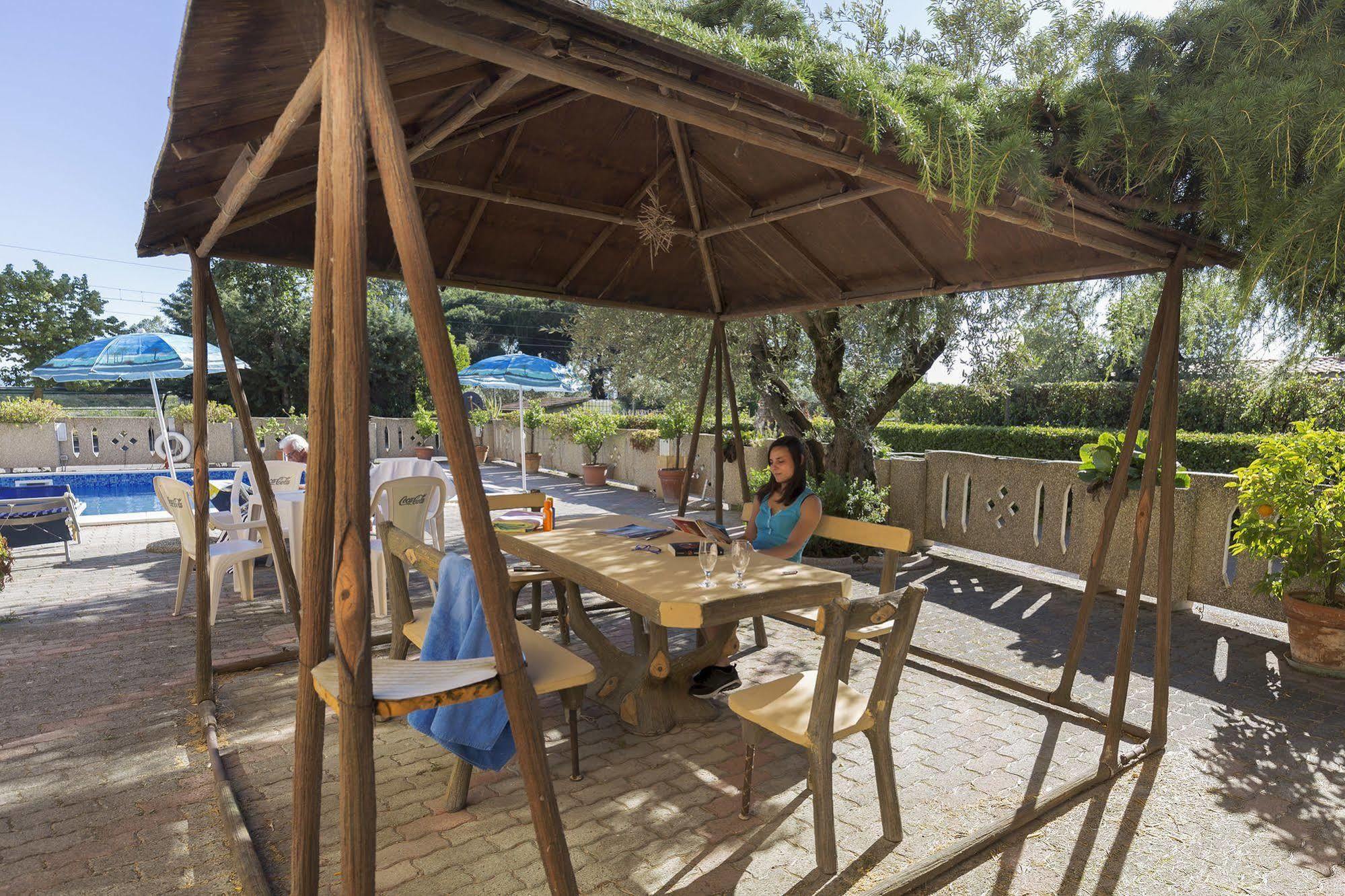 Hotel Darsena Passignano sul Trasimeno Exterior photo